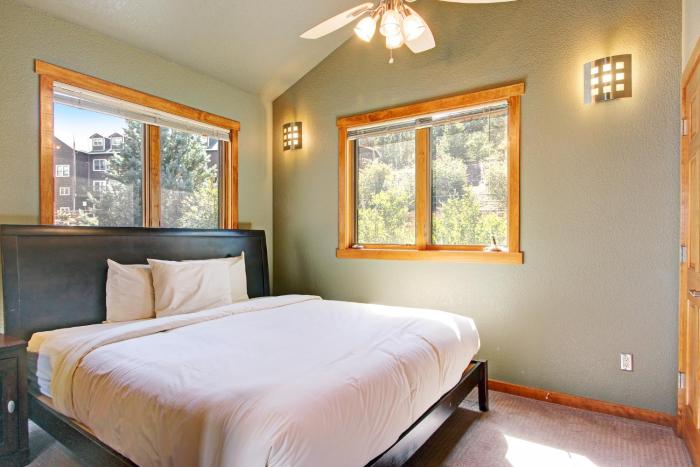 mount cairns 16a 2 bedroom condo by redawning