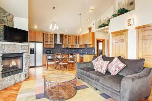 Mount Cairns 16A 2 Bedroom Condo By Redawning,,4 star