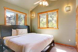 mount cairns 16a 2 bedroom condo by redawning