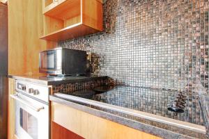 mount cairns 16a 2 bedroom condo by redawning