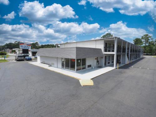 Budget Lodge,Churchland>>Chesapeake,2 star