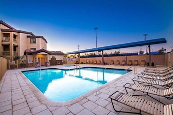 Southern #2055 Condo,,3.5 star