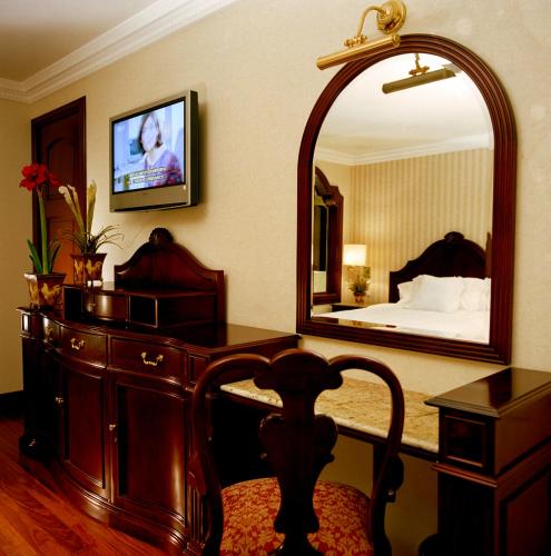 the green park hotel