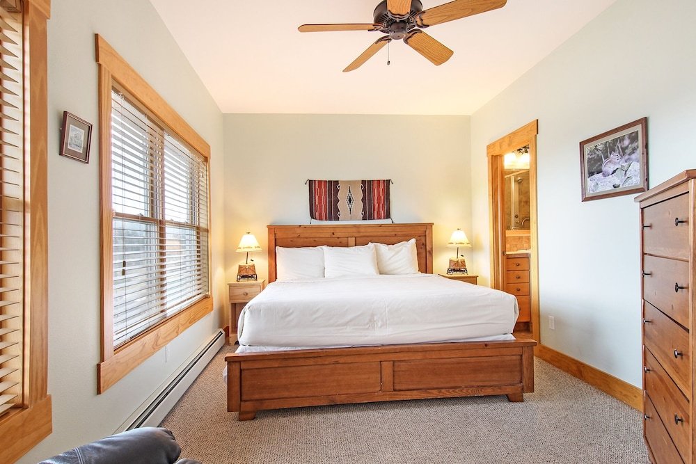 Mount Chapin S4 2 Bedroom Condo By Redawning,,3.5 star