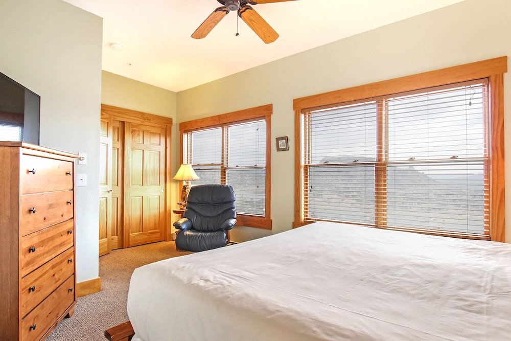 Mount Chapin S4 2 Bedroom Condo By Redawning,,3.5 star