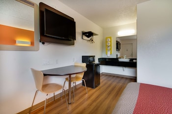 motel 6 salina ks