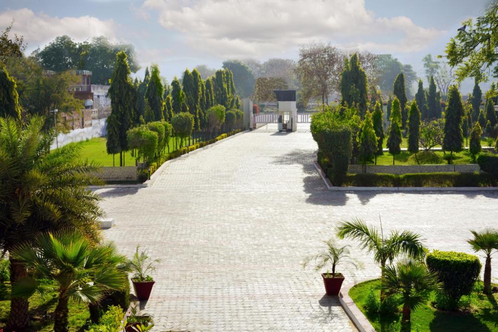 treehouse dwarka hotel and club