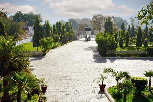 treehouse dwarka hotel and club