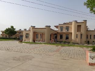 treehouse dwarka hotel and club