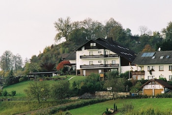 hotel and ferienwohnungen seeschlosschen