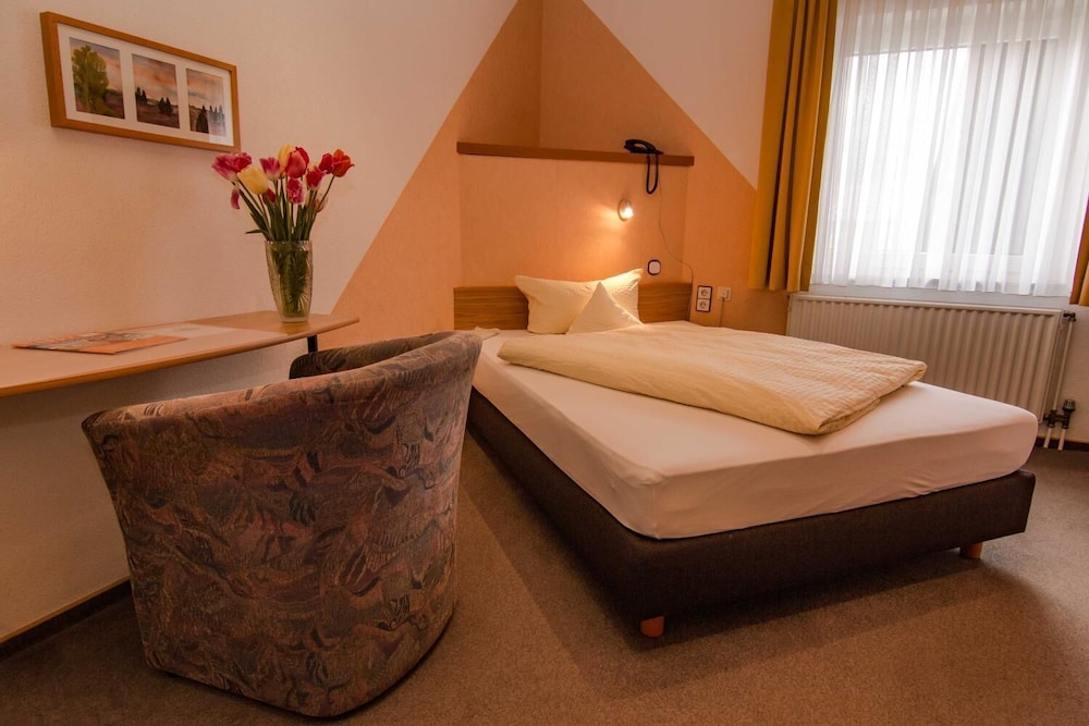 hotel and ferienwohnungen seeschlosschen