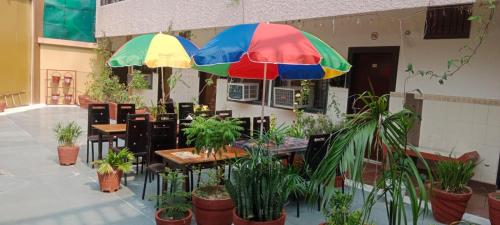 hotel sidhartha 80 metres from taj mahal