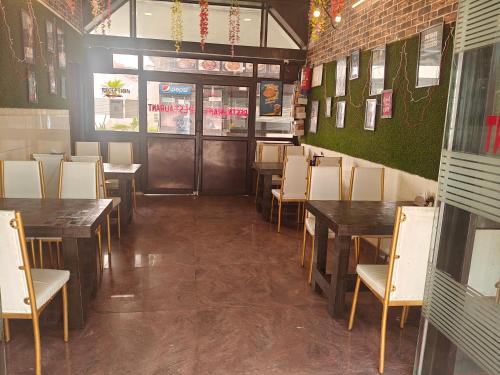 hotel sidhartha 80 metres from taj mahal