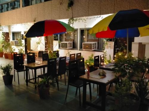 hotel sidhartha 80 metres from taj mahal