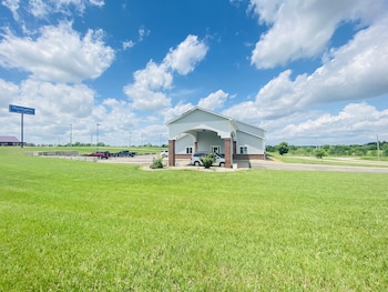 herington inn and suites