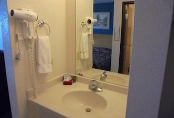 Herington Inn & Suites,Herington>>Abilene,2.5 star