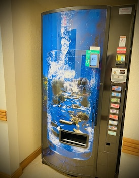 Herington Inn & Suites,Herington>>Abilene,2.5 star