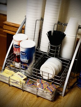 herington inn and suites