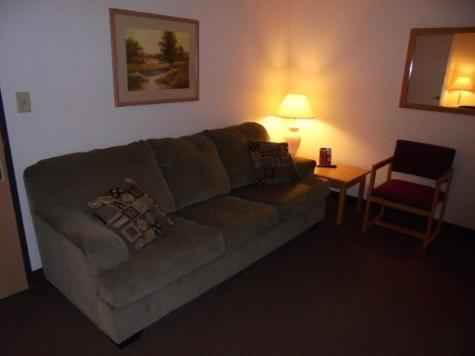 herington inn and suites