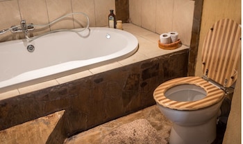 rhino watch safari lodge