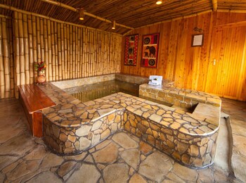 rhino watch safari lodge