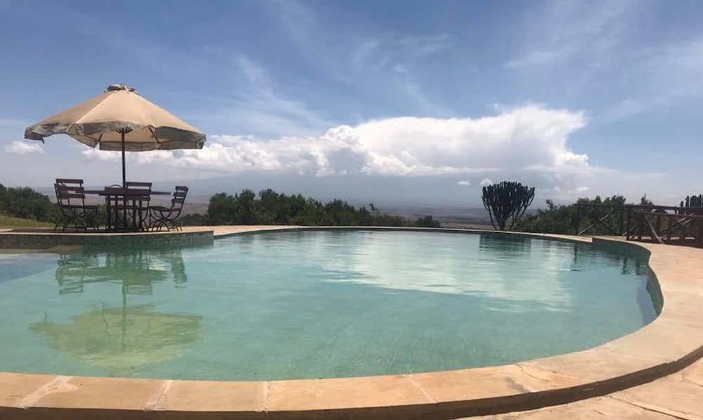 rhino watch safari lodge