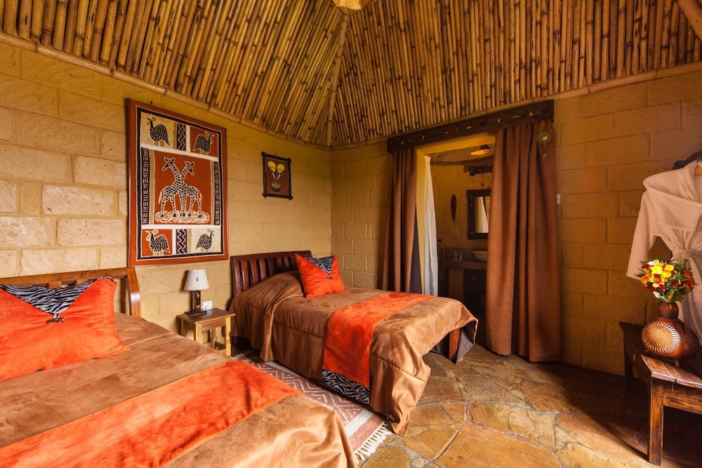 rhino watch safari lodge