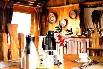 rhino watch safari lodge