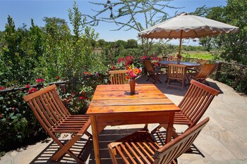 rhino watch safari lodge