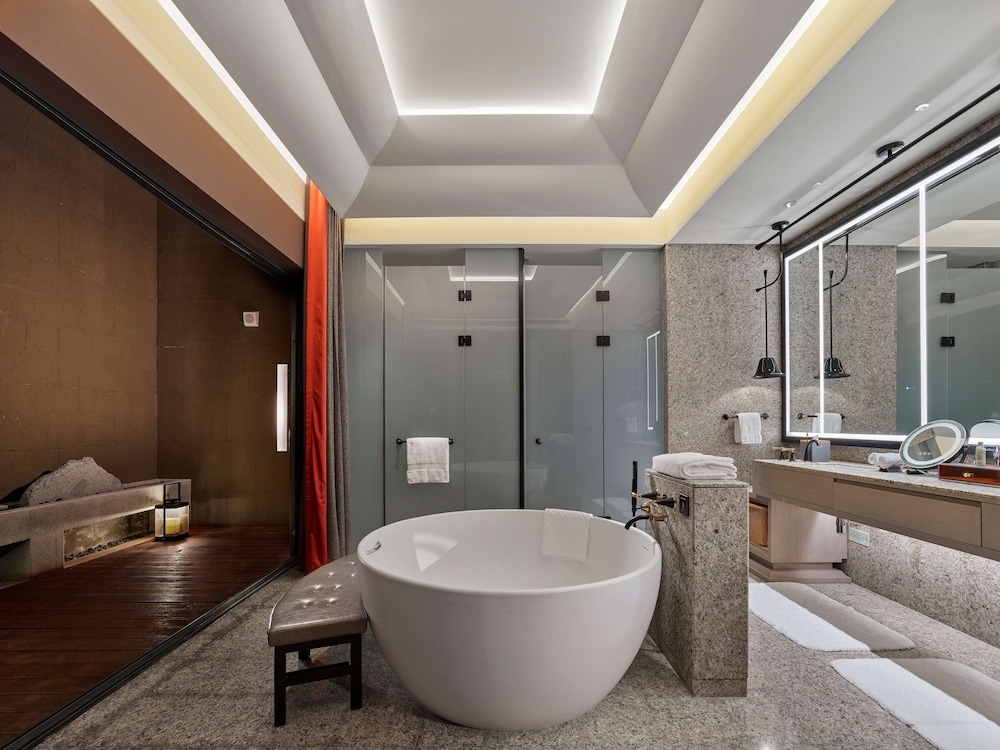 hilton shigatse