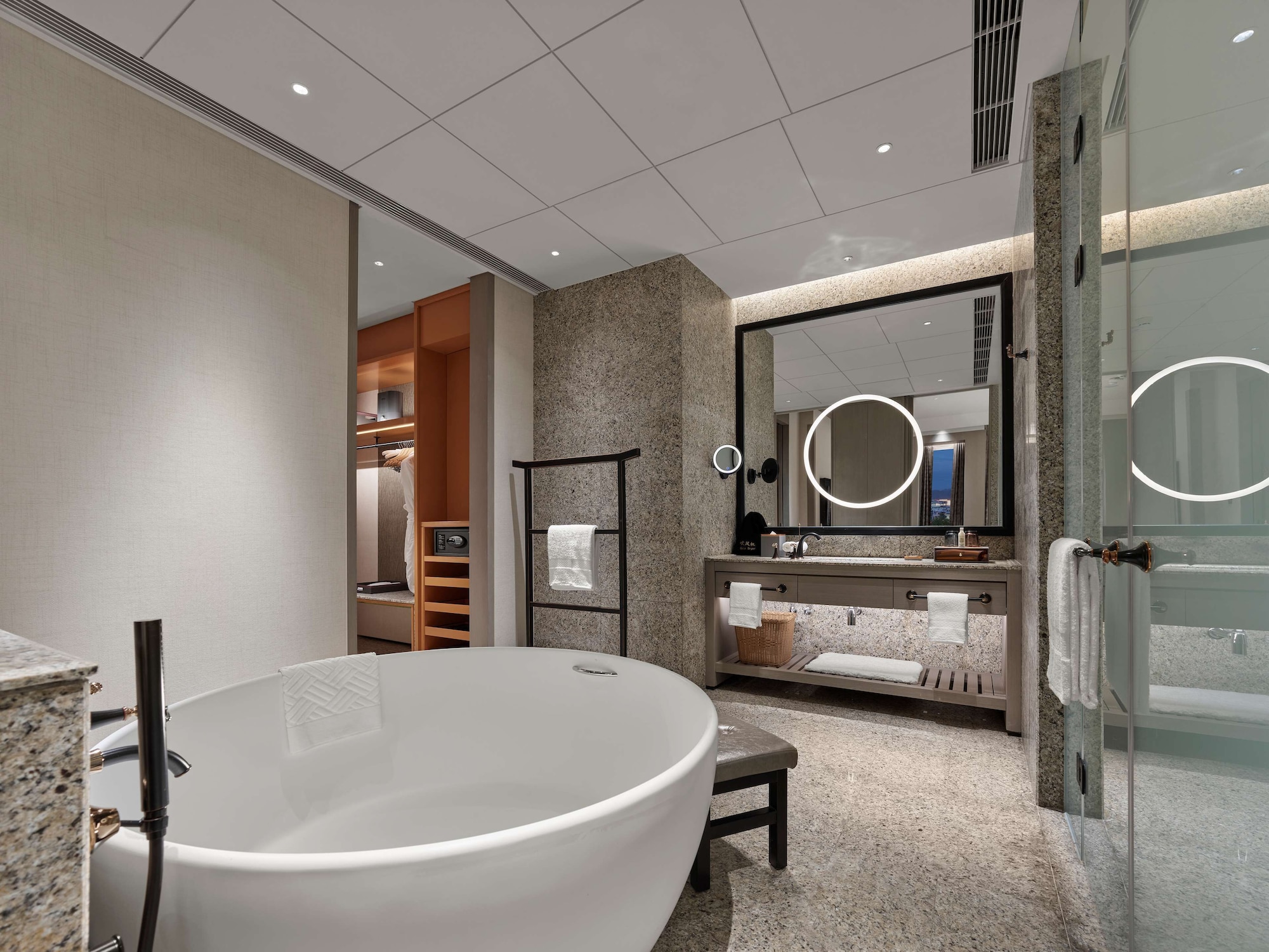 hilton shigatse