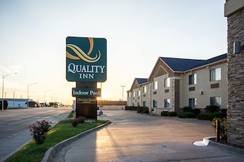 Quality Inn,Ford>>Dodge City,2.5 star
