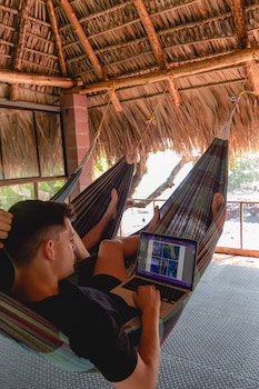 Hotel Esencia Nativa,El Sunzal>>Chiltiupan,3 star