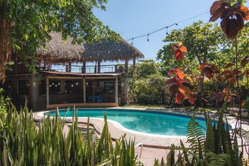 Hotel Esencia Nativa,El Sunzal>>Chiltiupan,3 star