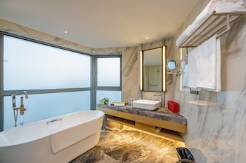 holiday inn shanghai huaxia an ihg hotel