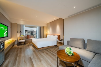 holiday inn shanghai huaxia an ihg hotel