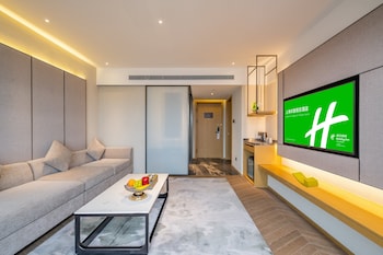 holiday inn shanghai huaxia an ihg hotel