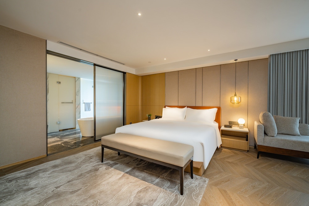 holiday inn shanghai huaxia an ihg hotel