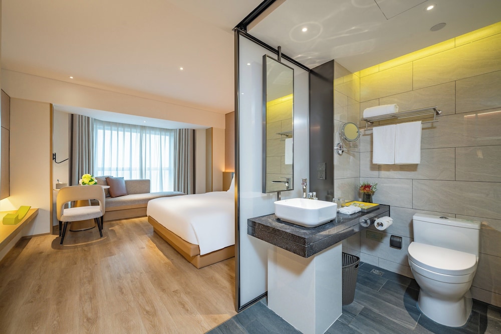 holiday inn shanghai huaxia an ihg hotel