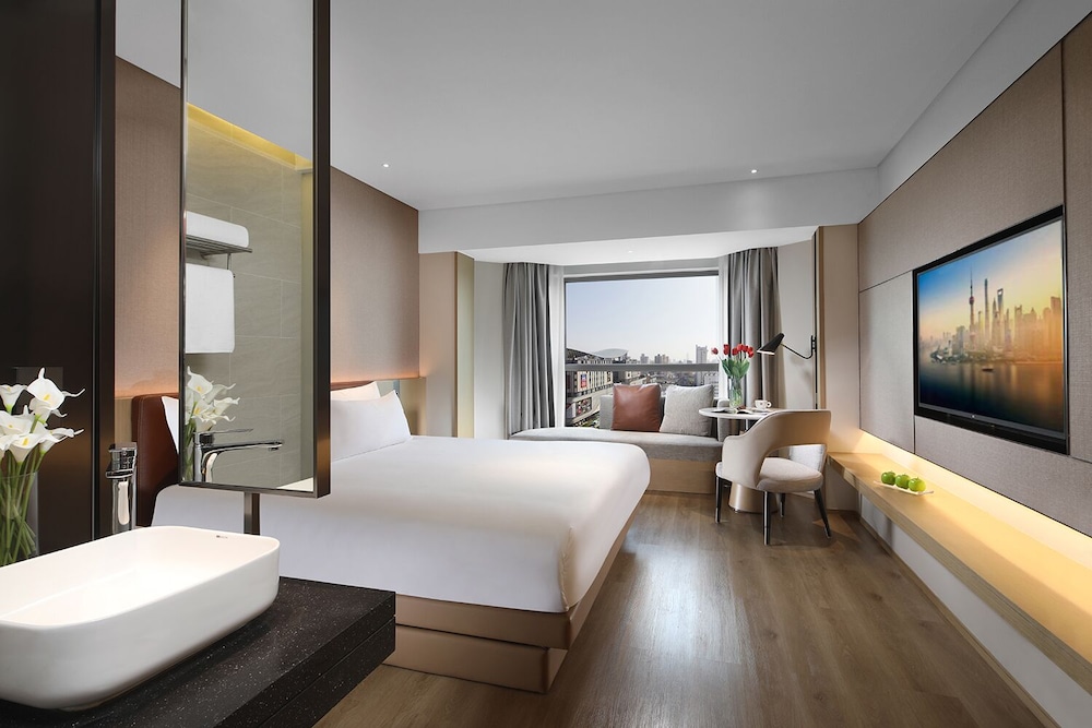 holiday inn shanghai huaxia an ihg hotel