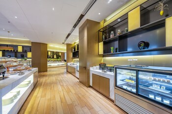 holiday inn shanghai huaxia an ihg hotel