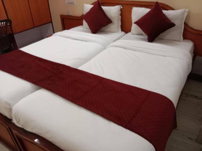 leela residency