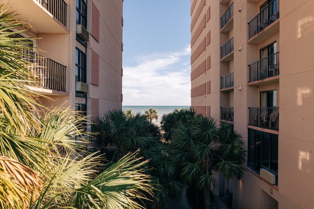 sandcastle oceanfront resort at the pavilion