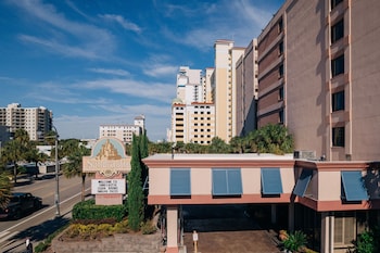 sandcastle oceanfront resort at the pavilion