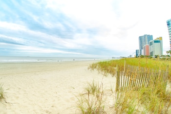 sandcastle oceanfront resort at the pavilion