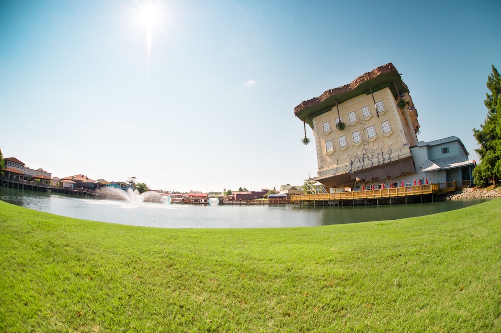 sandcastle oceanfront resort at the pavilion