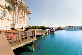 sandcastle oceanfront resort at the pavilion