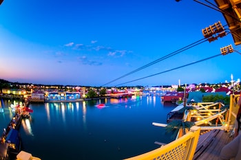 sandcastle oceanfront resort at the pavilion