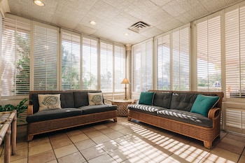 sandcastle oceanfront resort at the pavilion