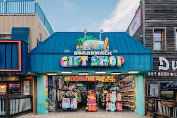 sandcastle oceanfront resort at the pavilion